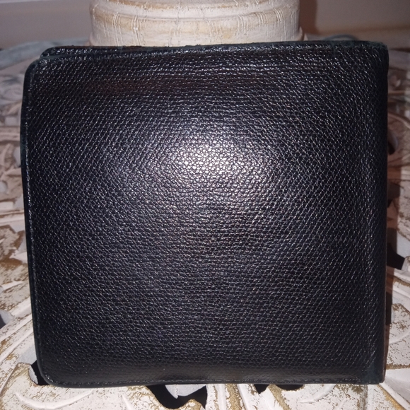 Chanel Bifold Wallet - 100% Authentic - Picture 2 of 12